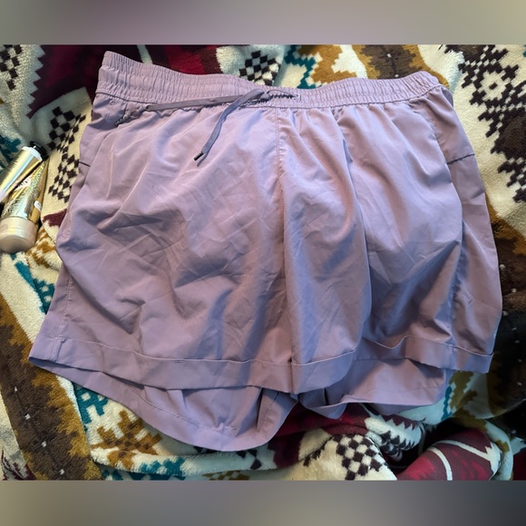 Lululemon Shorts Women's fits like medium - Picture 2 of 4